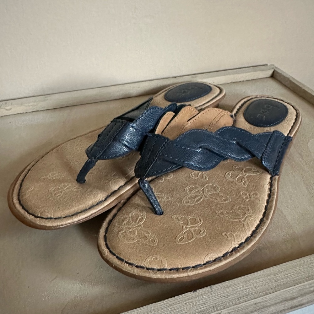 b.o.c | Vegan Leather Twist Thong Flip Flop - Blue Sz 8